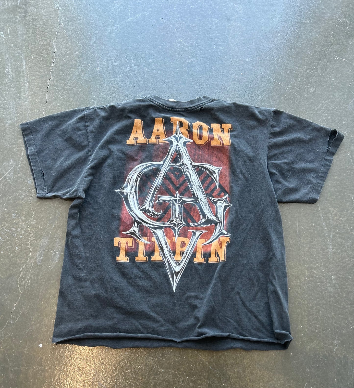 LARGE VINTAGE TEE