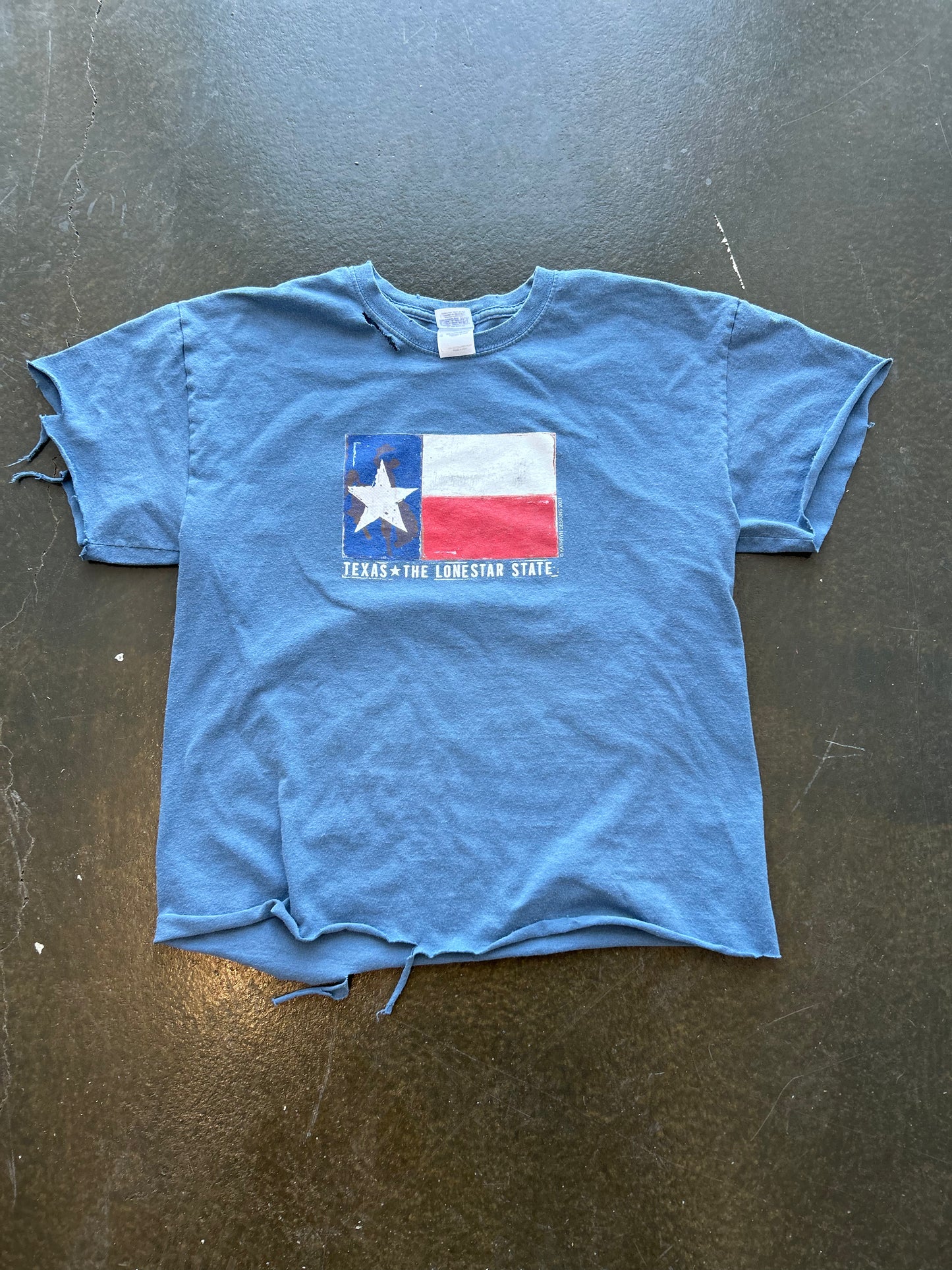 LARGE DISTRESSED VINTAGE TEE