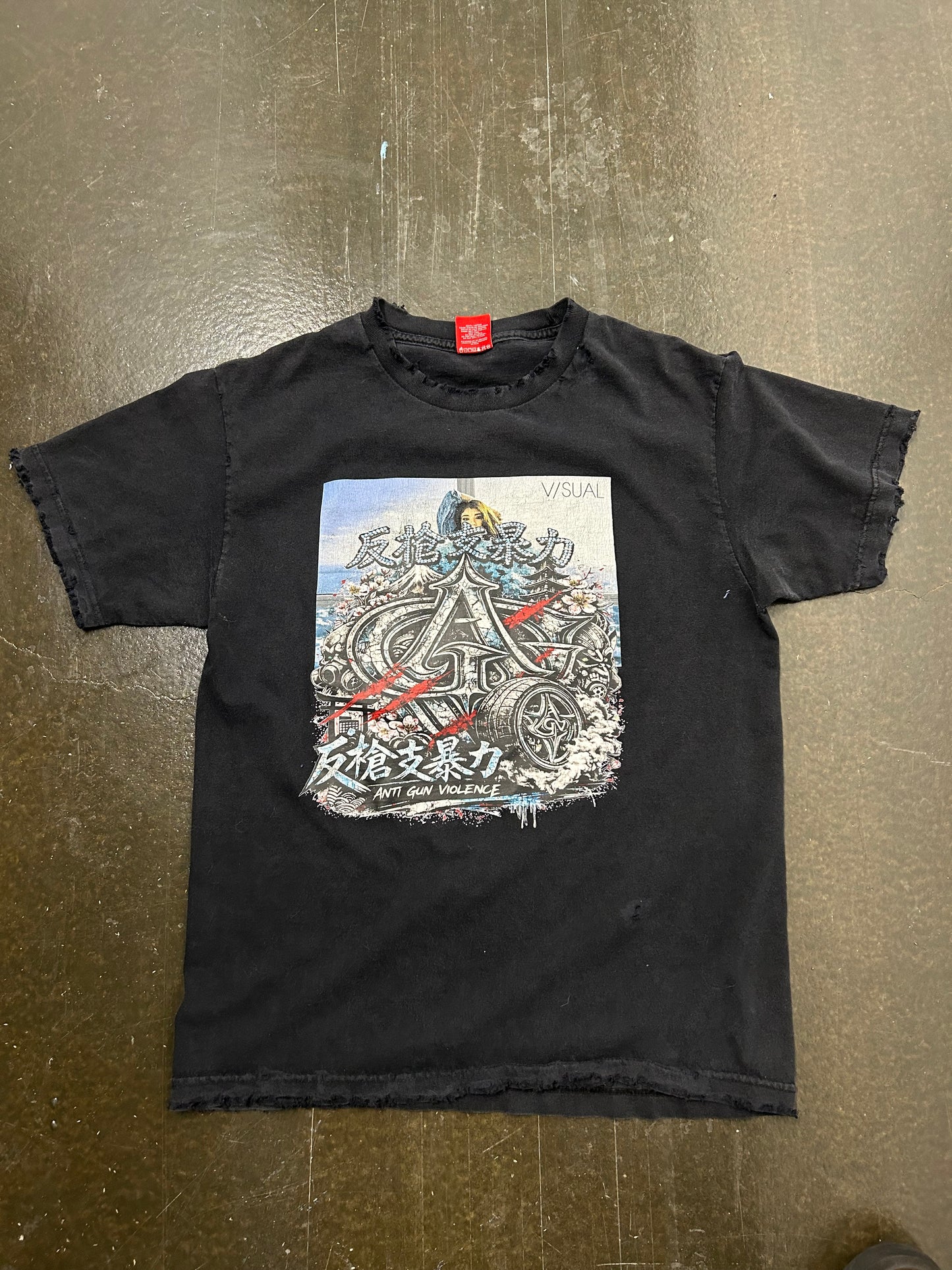 MED VINTAGE DISTRESSED ANTI TEE